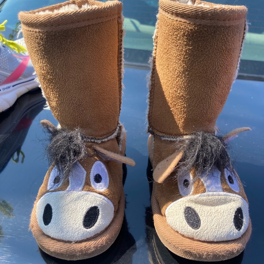 Lazy One Boots Size XS Kids 6-7